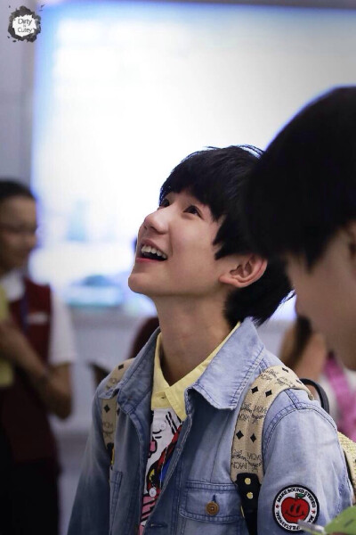 tfboys 王源 开心^_^