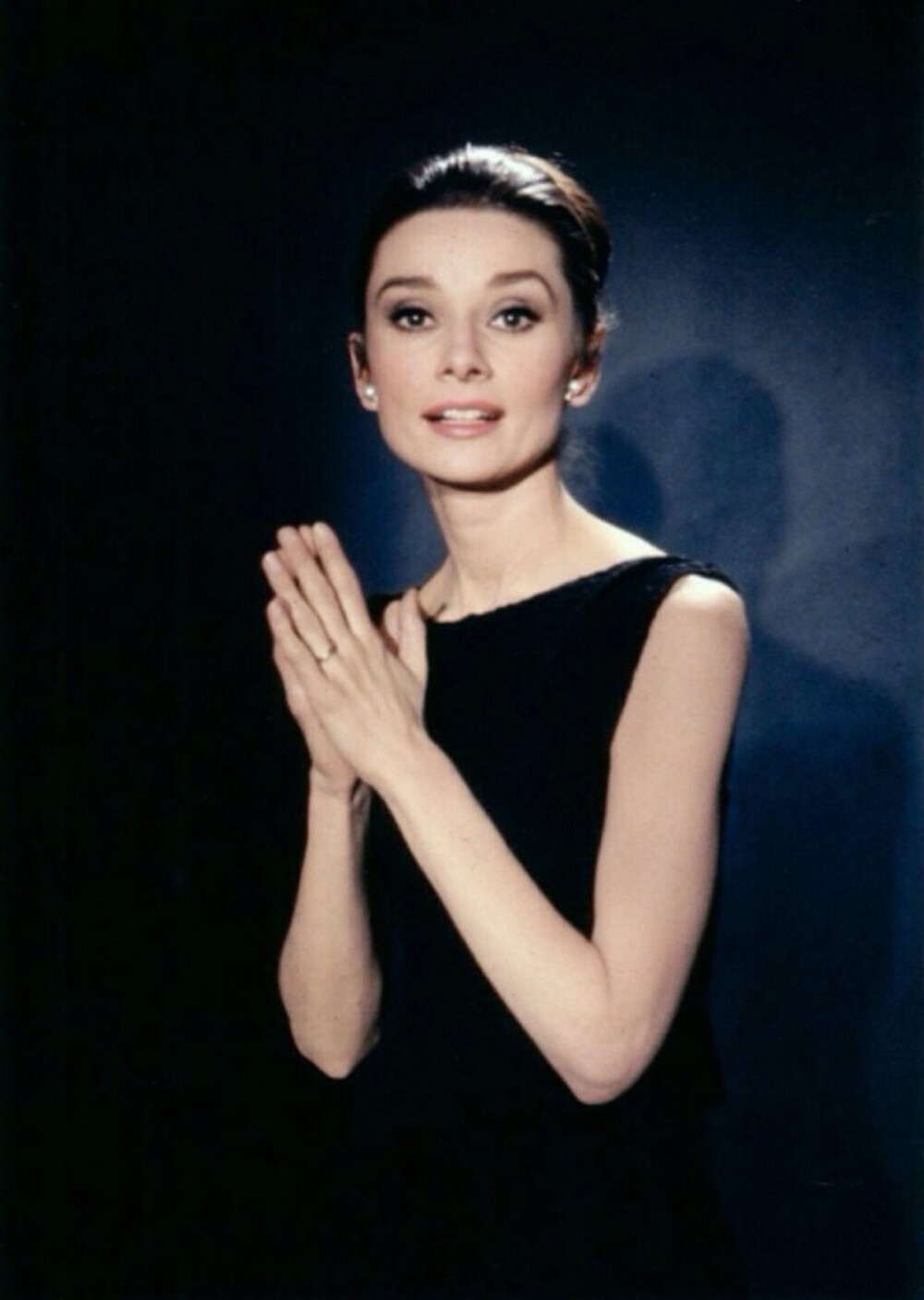 年轻时彩色的你——Audrey Hepburn