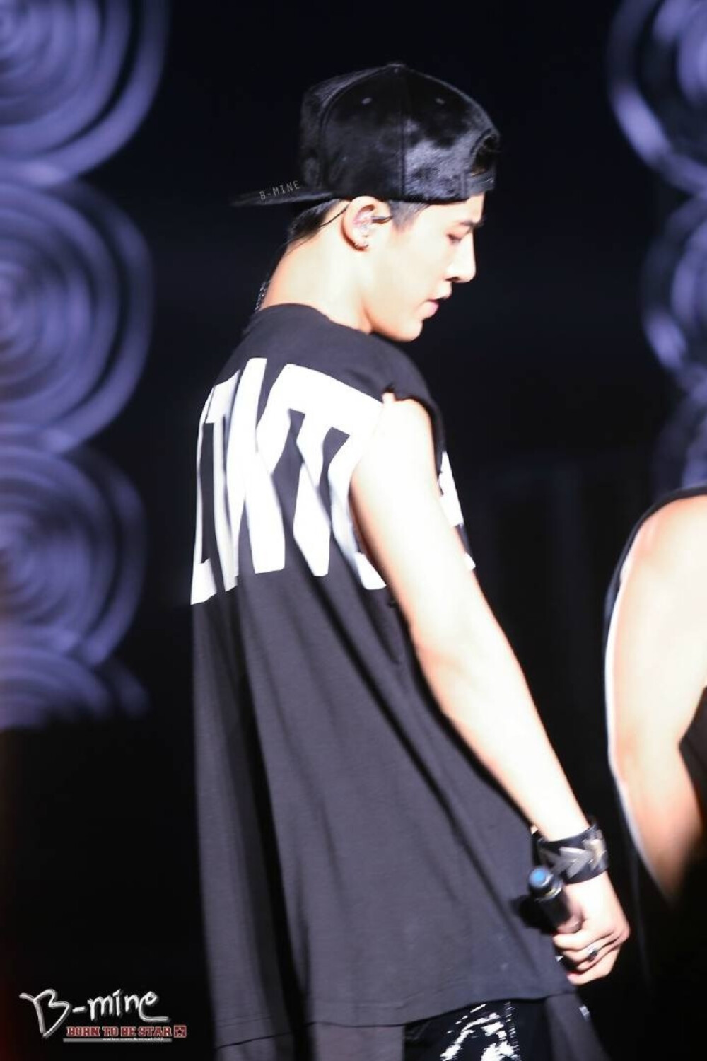 ikon b.i 韩彬