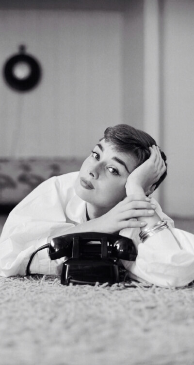 Audrey Hepburn 壁纸 iPhone