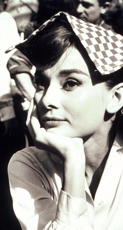 Audrey Hepburn 壁纸 iPhone