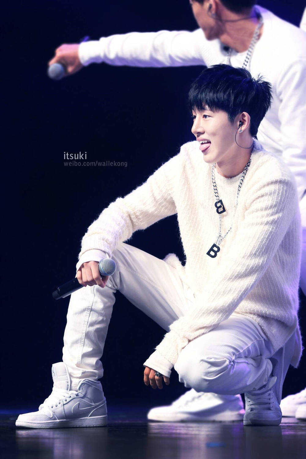 B.I 金韩彬 cr:logo