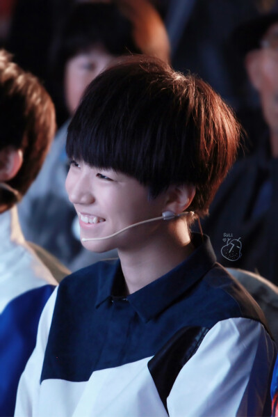 TFBOYS王俊凯 2014.10.17 星钻圆梦计划。cr.LOGO