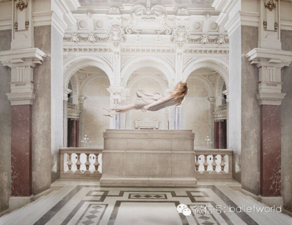 匈牙利摄影师bence bakonyi和kira koroknai的这组人物漂浮作品更加