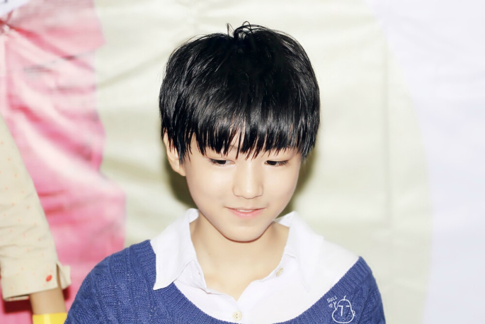 TFBOYS王俊凯 2013.10.14 重庆首唱会。cr.LOGO