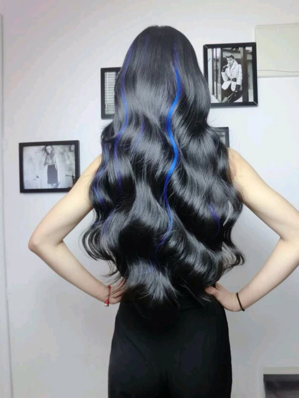 长卷发宝蓝色挑染
