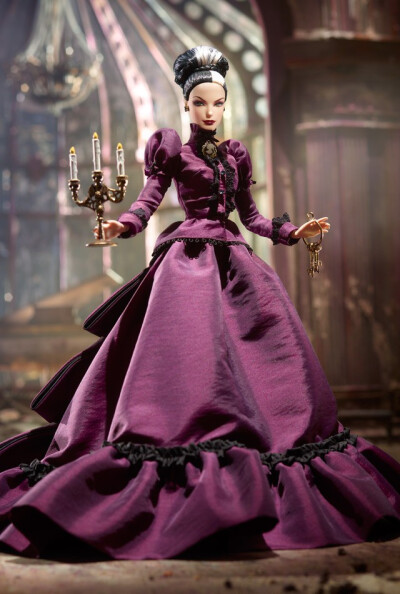 芭比娃娃 2014限量版 Haunted Beauty Mistress of the Manor™ Barbie® Doll 鬼庄园夫人【价格100美元】全球限量6100个