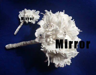 纯手工蕾丝手捧花——【Mirror婚品定制】http://item.taobao.com/item.htm?spm=686.1000925.0.0.G47pIP&amp;amp;id=41679916650