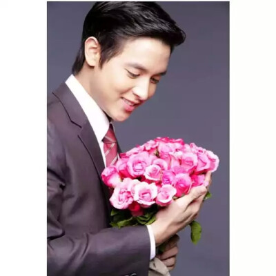 James Jirayu 外拍杂志。