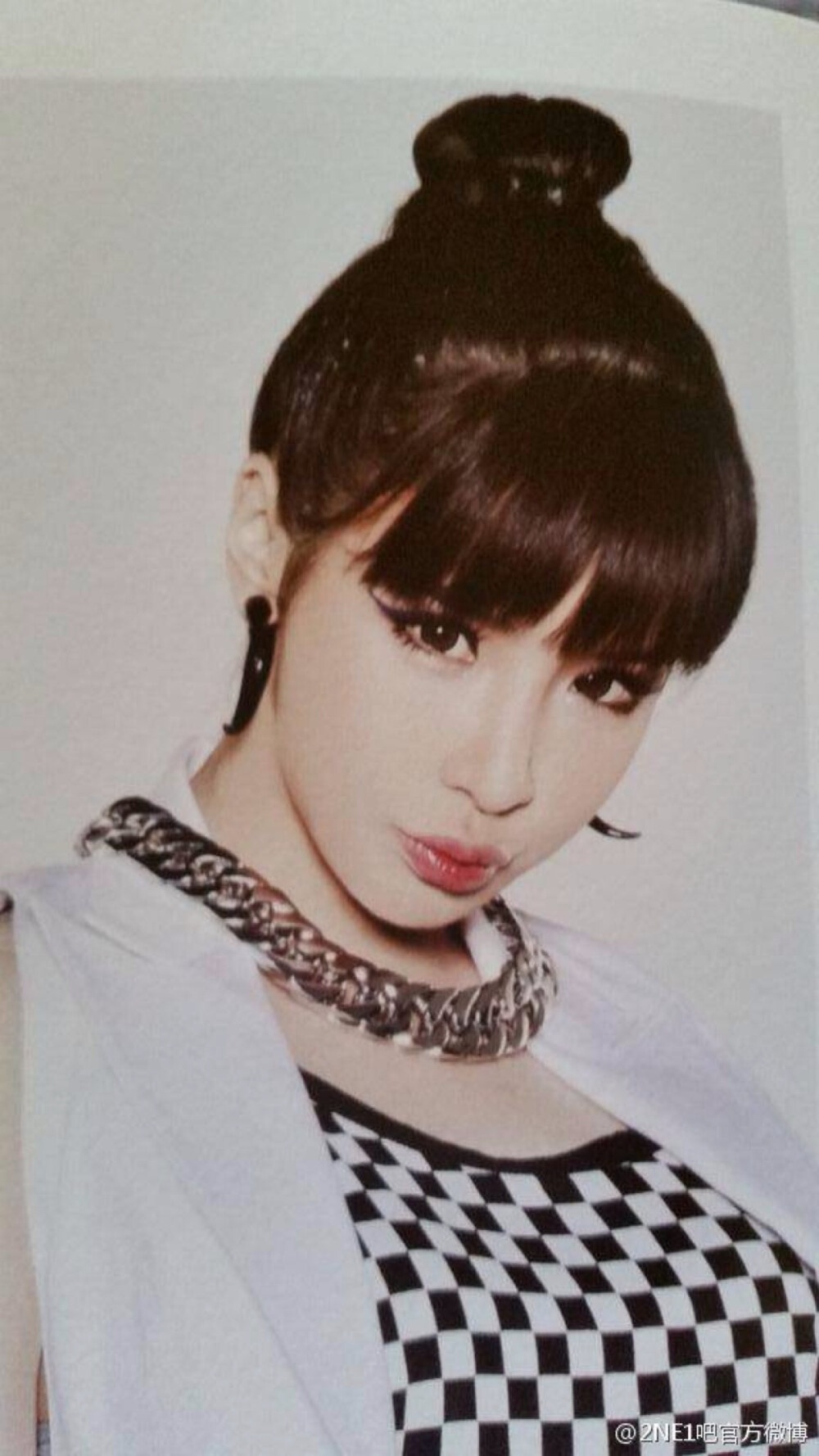 bom 朴春 朴山多拉 Bom Sandara 2NE1