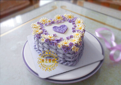 紫心不变奶油蛋糕~