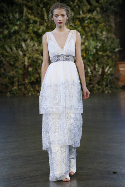 Claire Pettibone2015 秋冬婚纱系列 源于教堂婚礼的灵感