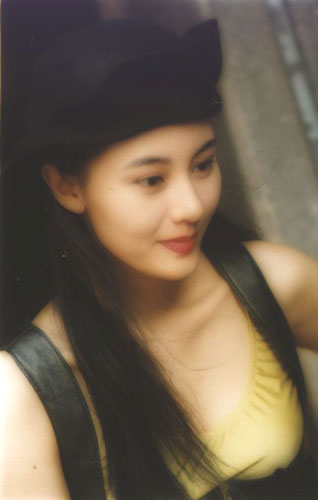 1998. 李嘉欣