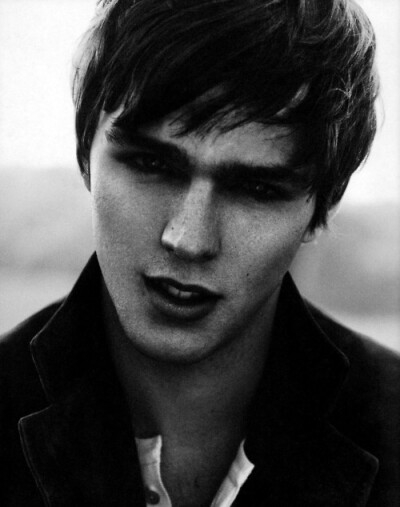 Nicholas Hoult 尼子