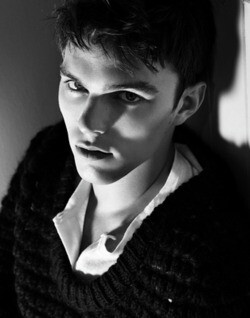 Nicholas Hoult 尼子