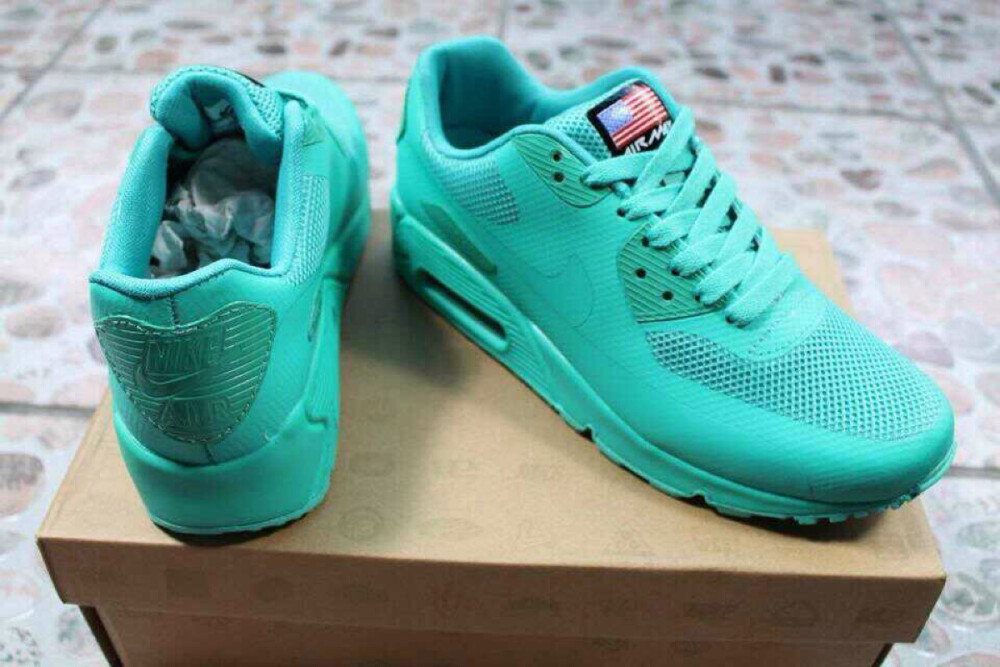 【 Nike max 孔雀绿 】颜色也是迷醉了。戳中我的心 wechat：zhongguanlin