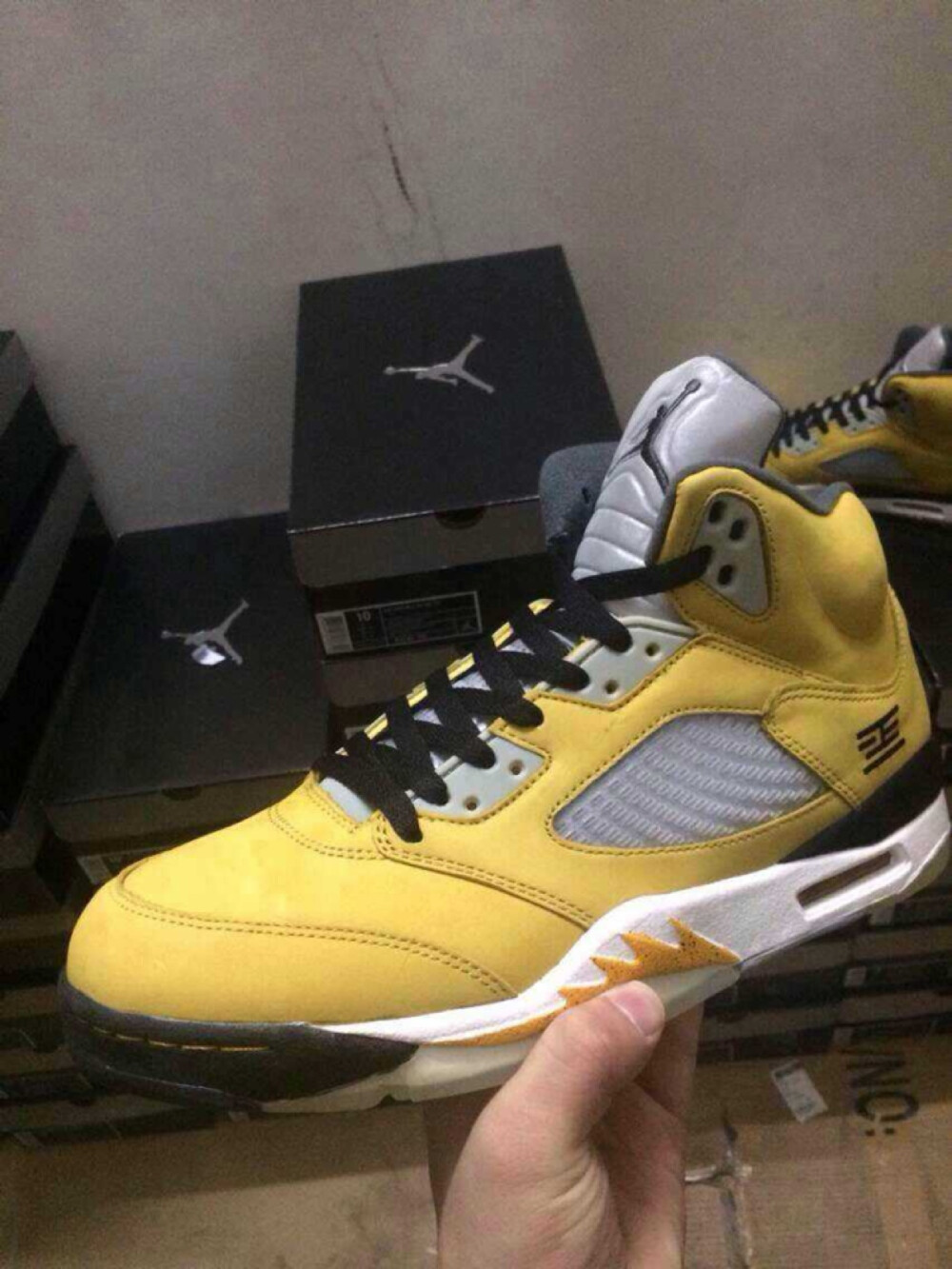 AJ4 东京配色原版 850元 欢迎入手哦