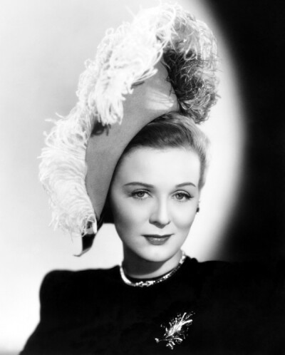 Gloria Stuart