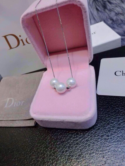 大量狠货✨Dior年度爆款 秀气珍珠项链 德国进口925纯银材质 电镀PT 铂金层 加上珍珠的点缀 经典至极的魅物 百搭神物 必备必入✨
