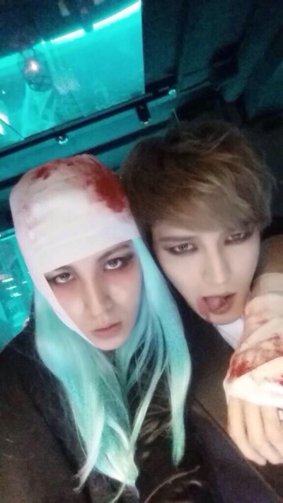 141101#金在中#推特： bornfreeonekiss 즐거운 halloween^^ 【愉快的万圣节^^】约韩国时间凌晨6:25更新ps 左 鲁敏宇