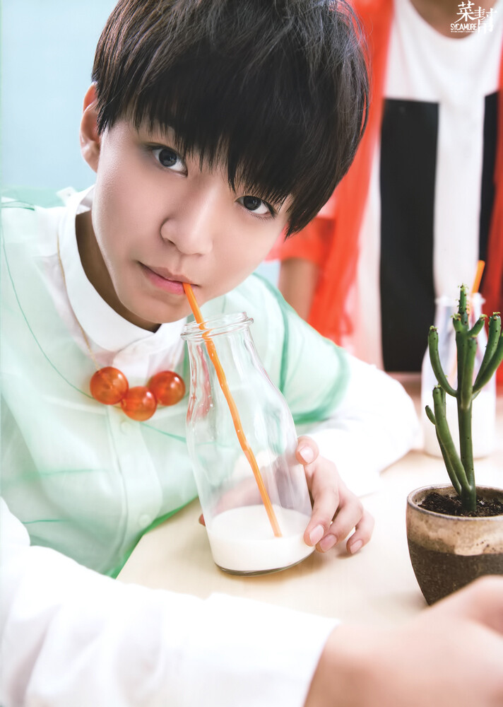 TFBOYS 王俊凯 青春修炼手册生写。