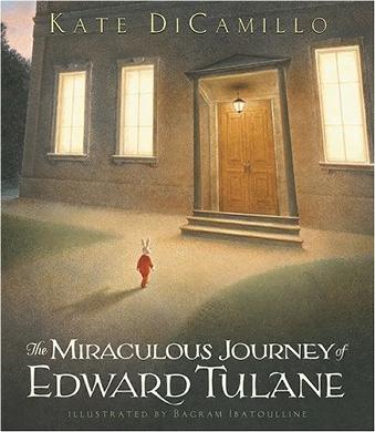 《The Miraculous Journey of Edward Tulane》Kate Dicamillo 这本书大红是因为《来自星星的你》哈哈，当时看电视剧的时候，就觉得里面的几段文字很吸引人，后来乘着亚马逊降价，下手了一本原文，以正版原文来说不算贵。这部小说真心的赞，非常温馨感人的童话书，绝对治愈啊，读起来都觉得心里暖洋洋的~~~~~~~~~