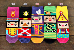 ^^^新到 韩国秋冬卡通可爱梦幻胡桃夹子纯棉袜子^^^  可爱的梦幻胡桃夹子们~~~ 还记得小时候看的童话故事书么~~~ 穿起来吧