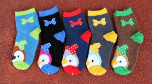 ^^^新到 秋冬加厚珊瑚绒可爱企鹅立体袜半边绒居家袜^^^    可爱的胖企鹅 男女都可以穿 非常可爱！！！ 韩国进口珊瑚绒材料 质感超级柔软，图案 细腻 清晰 非市面上那些劣质掉毛的半边绒