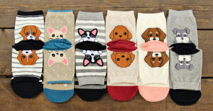 ^^^新到 日系秋冬可爱脚跟小狗纯棉中筒卡通袜^^^ 超级喜欢爱死的狗狗立体包边袜  立体小耳朵 不嘞脚脖 促进血液循环 这款可以跟猫咪搭配
