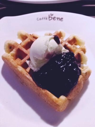 blueberry cheese waffle