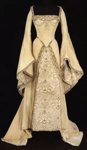 中世纪礼裙