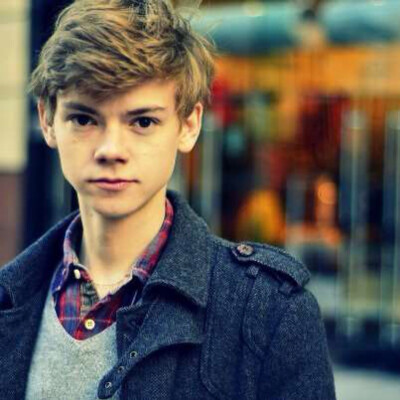 Thomas Sangster移动迷宫