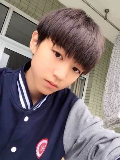 TFBOYS 王俊凯。