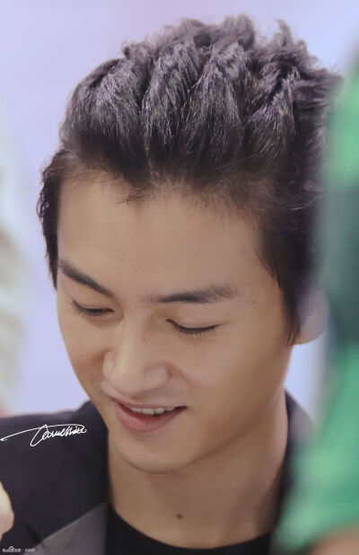 陈晓2013年首部个人写真集眉眼之间 cr.logo