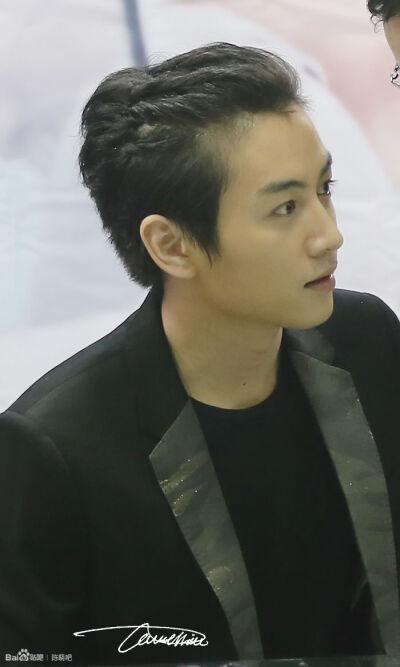 陈晓2013年首部个人写真集眉眼之间 cr.logo