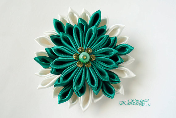 和风 布花 日本传统发饰 图片来自 Esty shop：wonderfulkanzashi 作者Chandler, AZ, United States