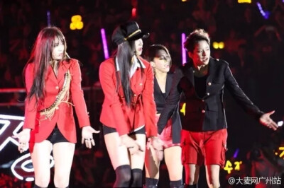 大麦网广州站 [图文现场] #2014BestOfBestInGuangzhou# f（x）出场〜为广州的歌迷送上hot summer、red light、初智齿等多首歌曲！小A的中文太好了，互动环节几乎是中文回答。水晶喜欢广州的美食，Luna喜欢广州的水果…