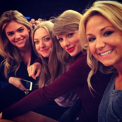 Taylor Swift with her friends