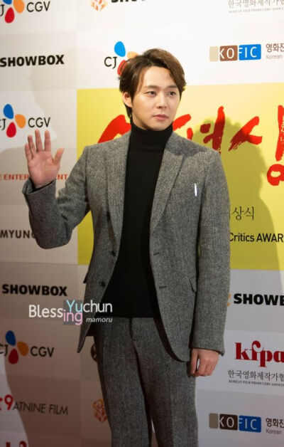 141113 JYJ 朴有天 韩国影评协会颁奖典礼