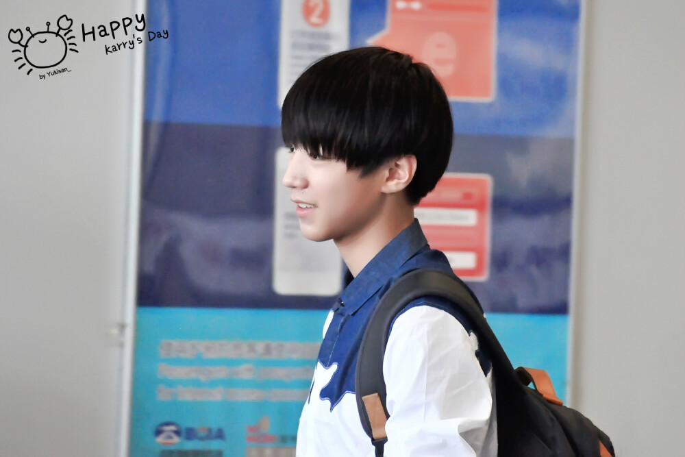 TFBOYS王俊凯 2014.8.4 北京首都机场-上海虹桥机场。