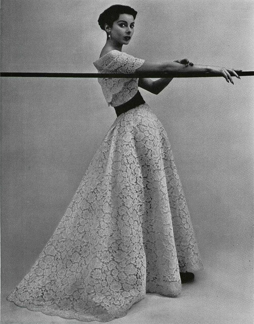 L'officiel de la Mode 1953 &amp;quot;Leonora&amp;quot; de Christian Dior