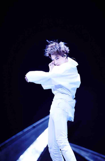 不要问太多，他正在用舞蹈证明一切！