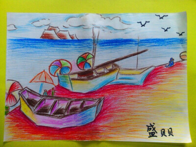 手绘。蜡笔画。油画棒。海边。风景。渔船。海鸥。儿童画。美术。图片。