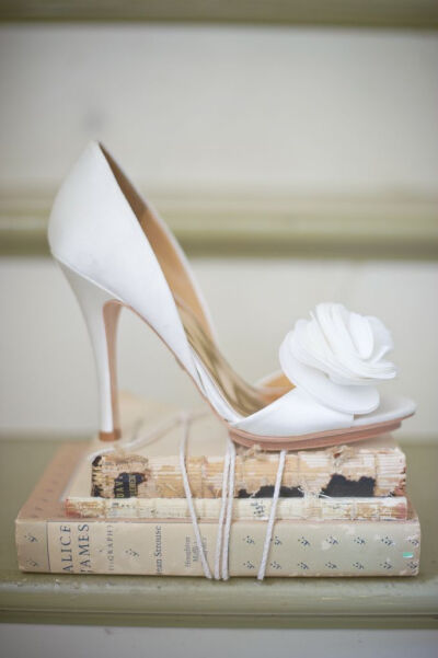 the perfect white wedding shoes