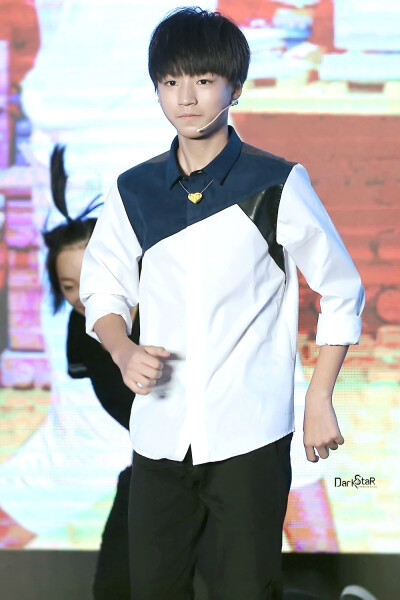 TFBOYS王俊凯 2014.10.17 星钻圆梦计划。cr.LOGO