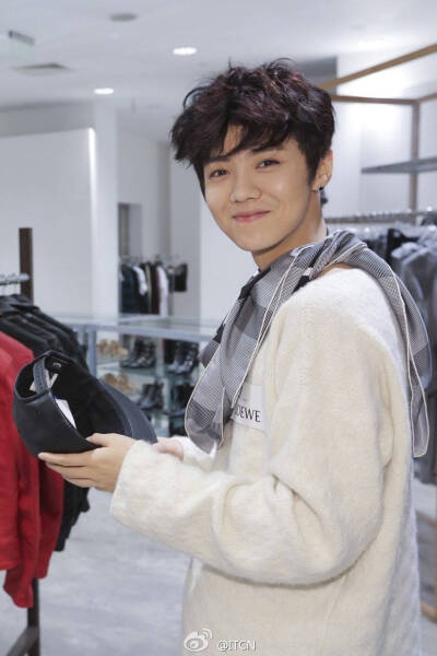 鹿晗141120 loewe