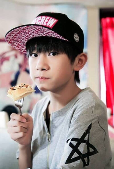 易烊千玺 TFBOYS