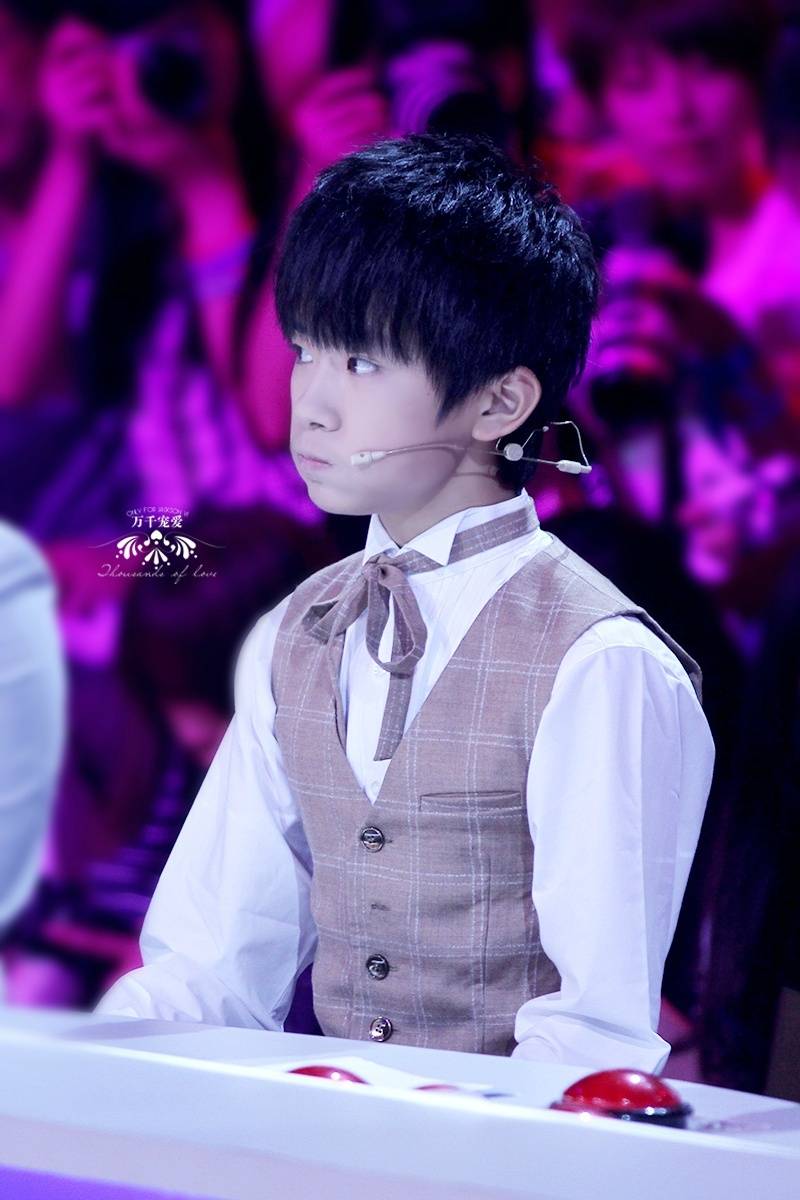 易烊千玺 TFBOYS