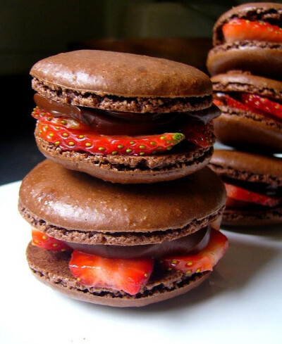 Strawberry chocolate macaron