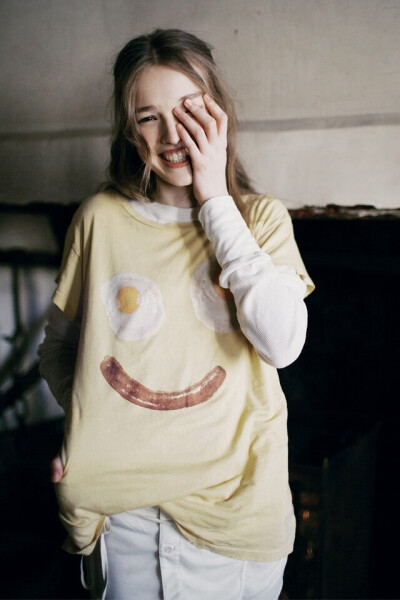 模特：Maddison Brown